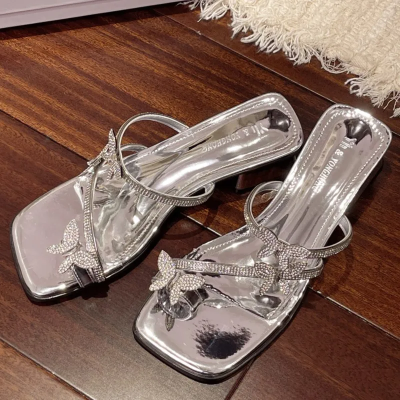 2025 Summer Korea Sparkling Crystal Chunky Heel Butterfly Rhinestone High Heel Sandals for Women Anti-Slip Toe Ring Design