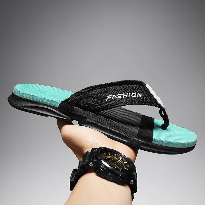 2024 New Flip-flops Slippers Men Summer Anti-skid Outdoor Korea Casual Light Beach Sandals Household Slipper Students Slides