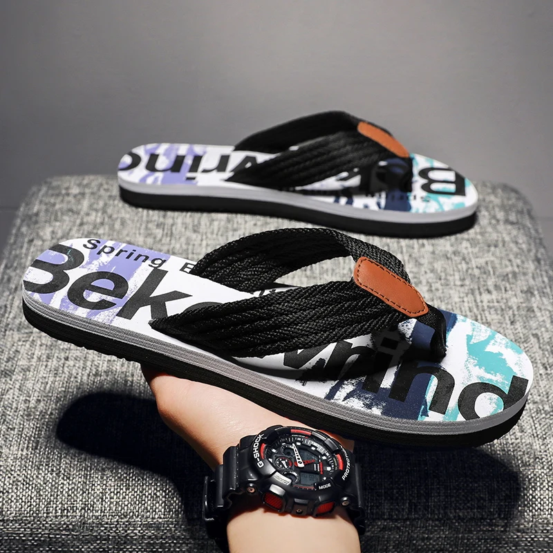 2025 New Flip Flops Slippers Men Summer Anti-Skid Outdoor Korea Casual Light Beach Sandals Household Slipper Students Slides