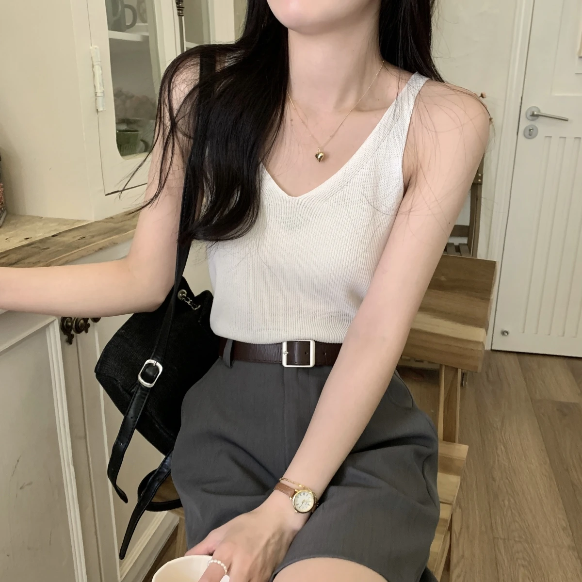 2026 Sexy Versatile Sleeveless Straps Vest Korea Summer Solid Basic Women's Tank Top Elastic Knitted V-neck Elasticity Camisole